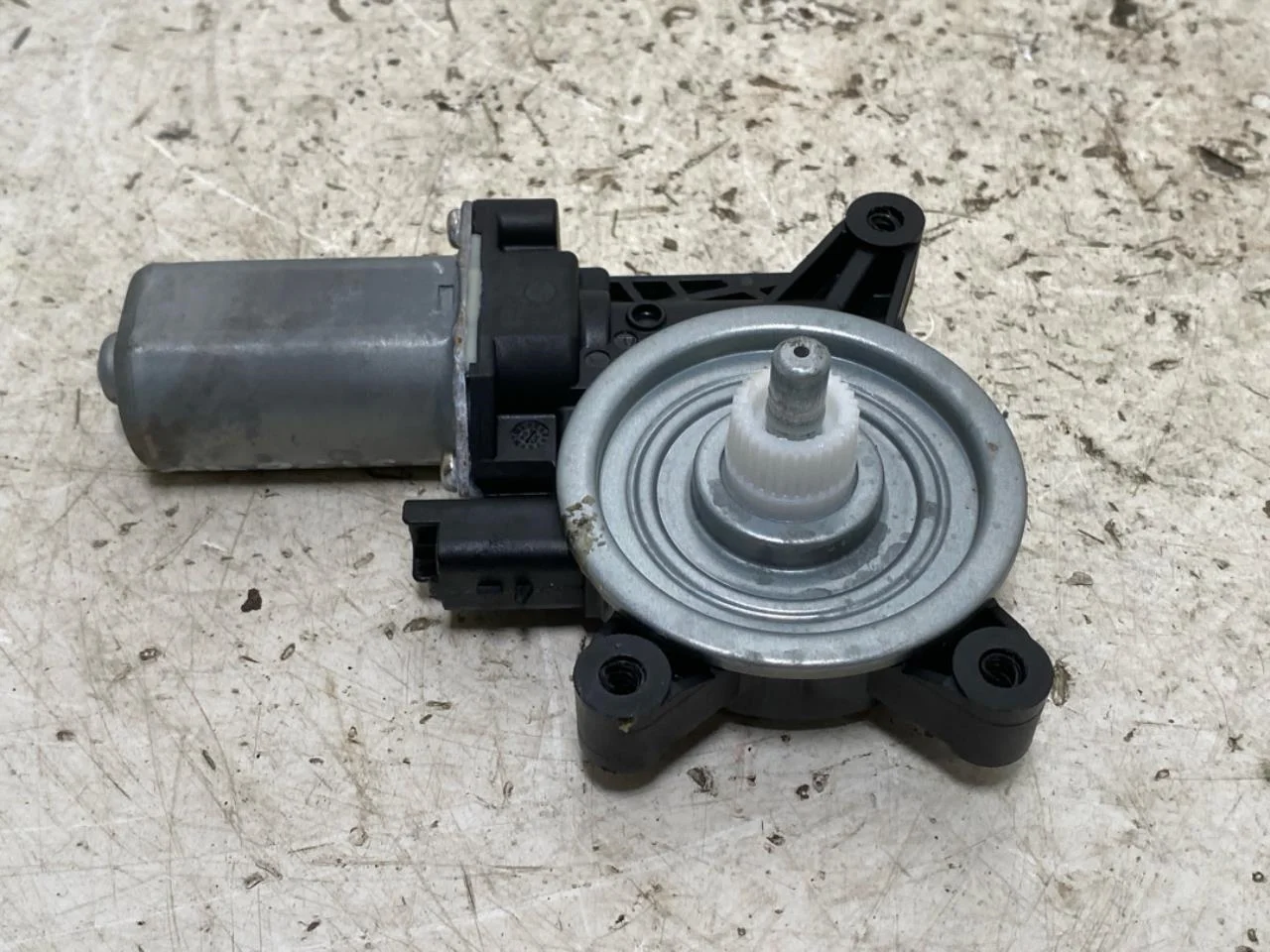Mg ZS EV 2020- Window regulator motor view 2