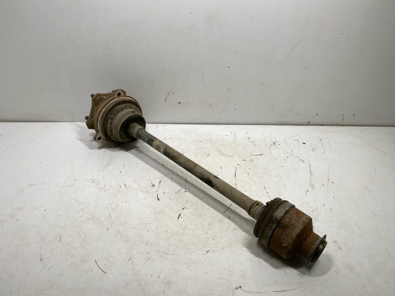 Hyundai IONIQ 5 NE 2022- Rear left driveshaft view 3