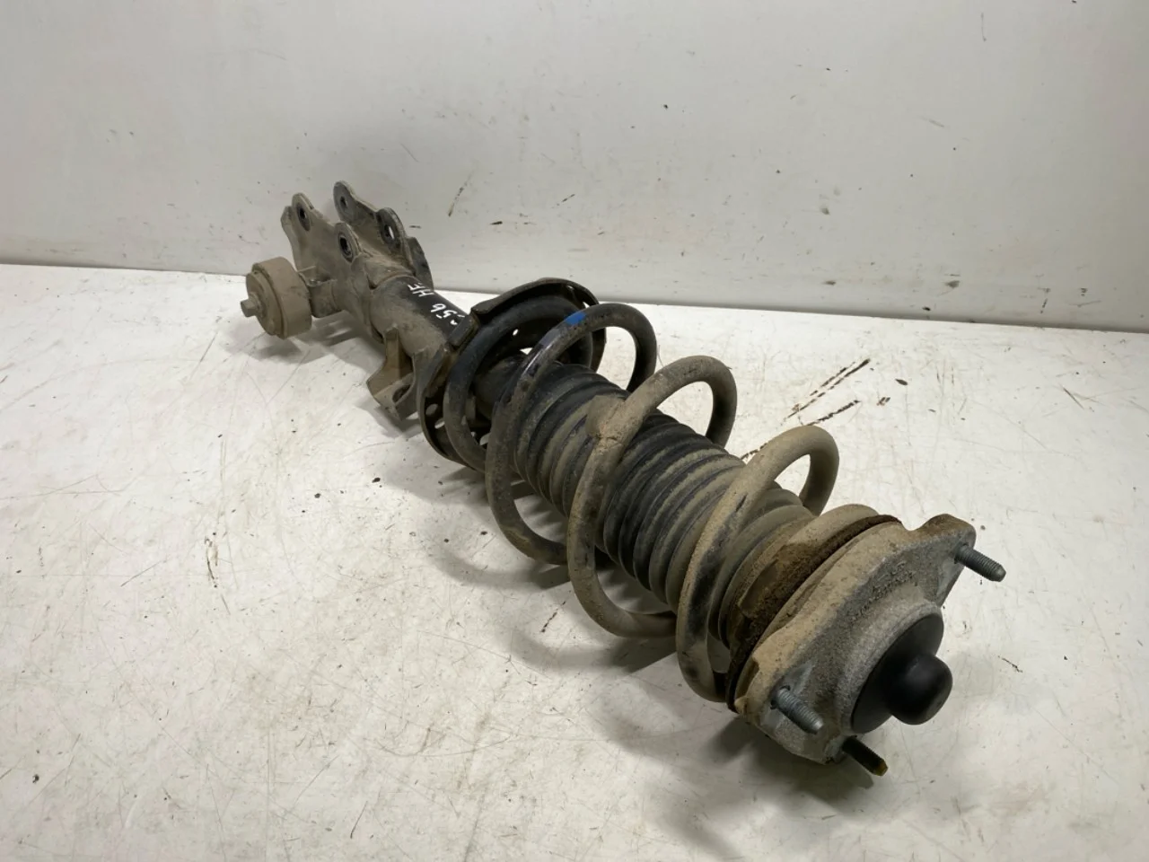 Hyundai IONIQ 5 NE 2022- Strut assembly, front right view 2
