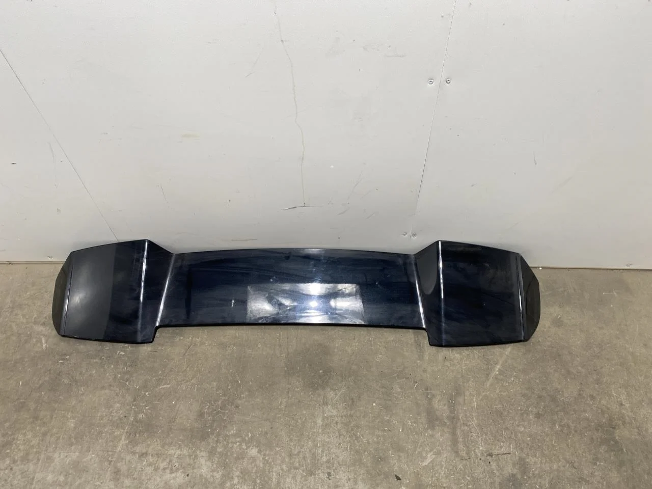 Rear spoiler