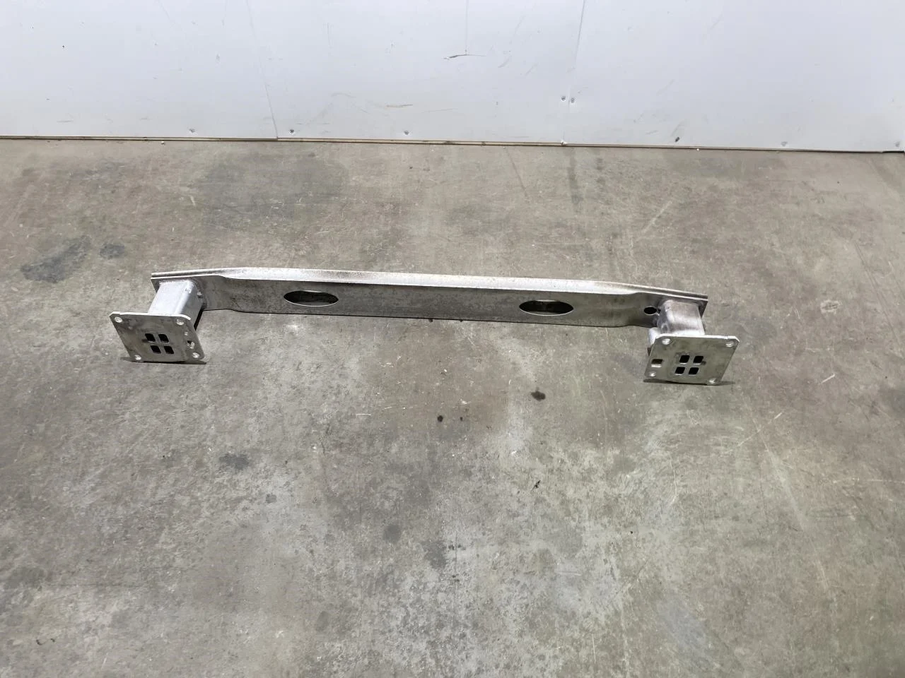 Citroen SPACETOURER/E-SPACETOURER 2016- Bumper reinforcement beam, rear view 2