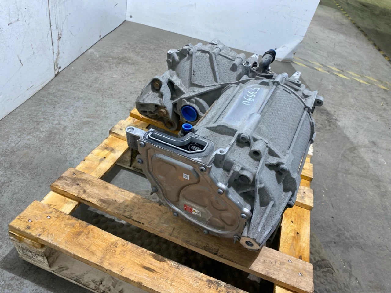 Volkswagen ID.3 2021- Rear electric motor view 2