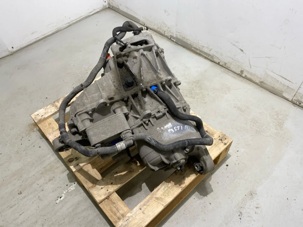 Tesla MODEL 3 2017--> Elektromos motor, hátsó nézet 3