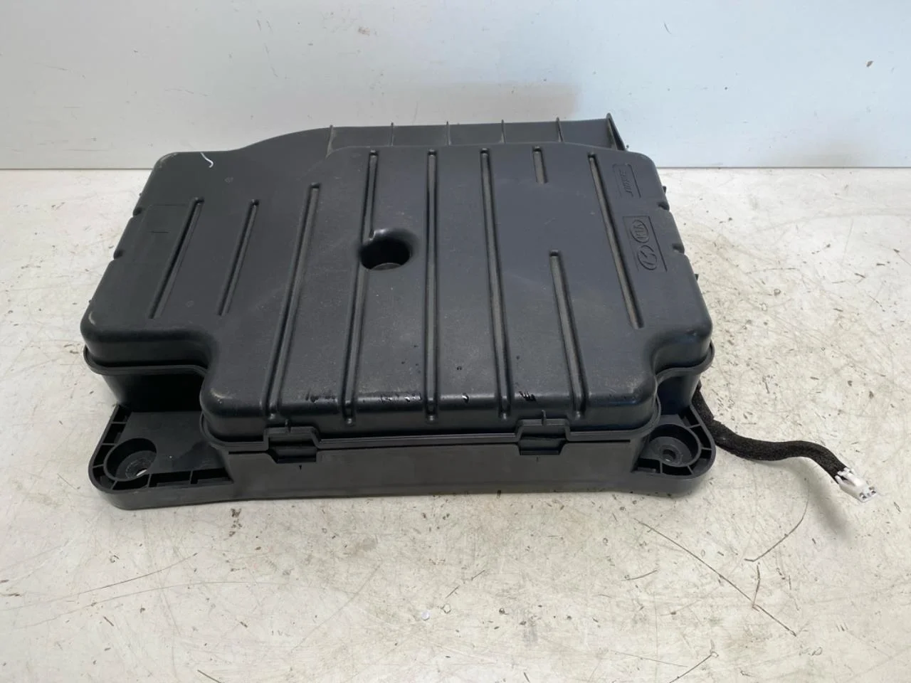 Hyundai IONIQ 5 NE 2022- Speaker view 2