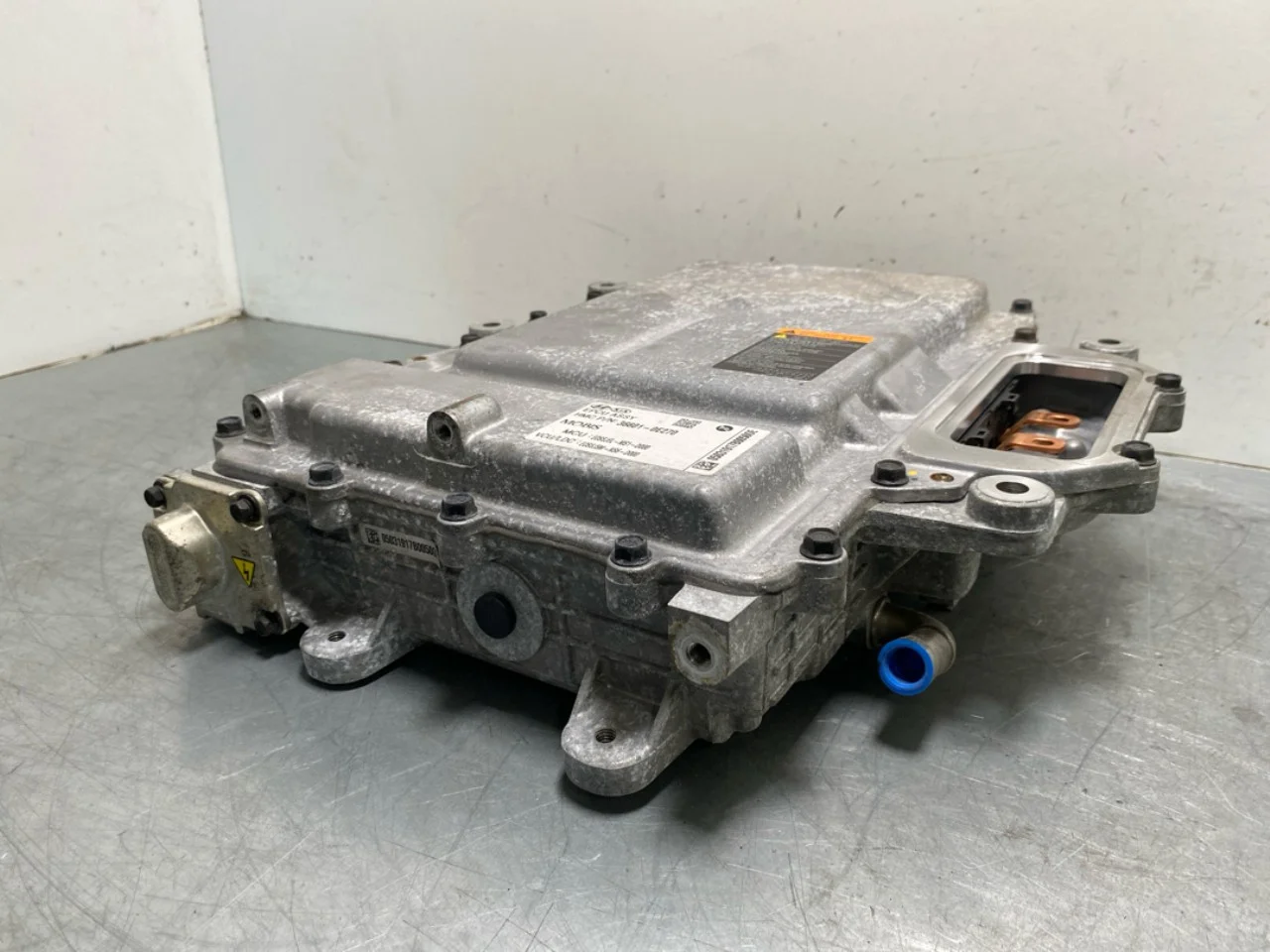 Hyundai KONA / ELECTRIC 2018-23 Akkumulátortöltő nézet 3