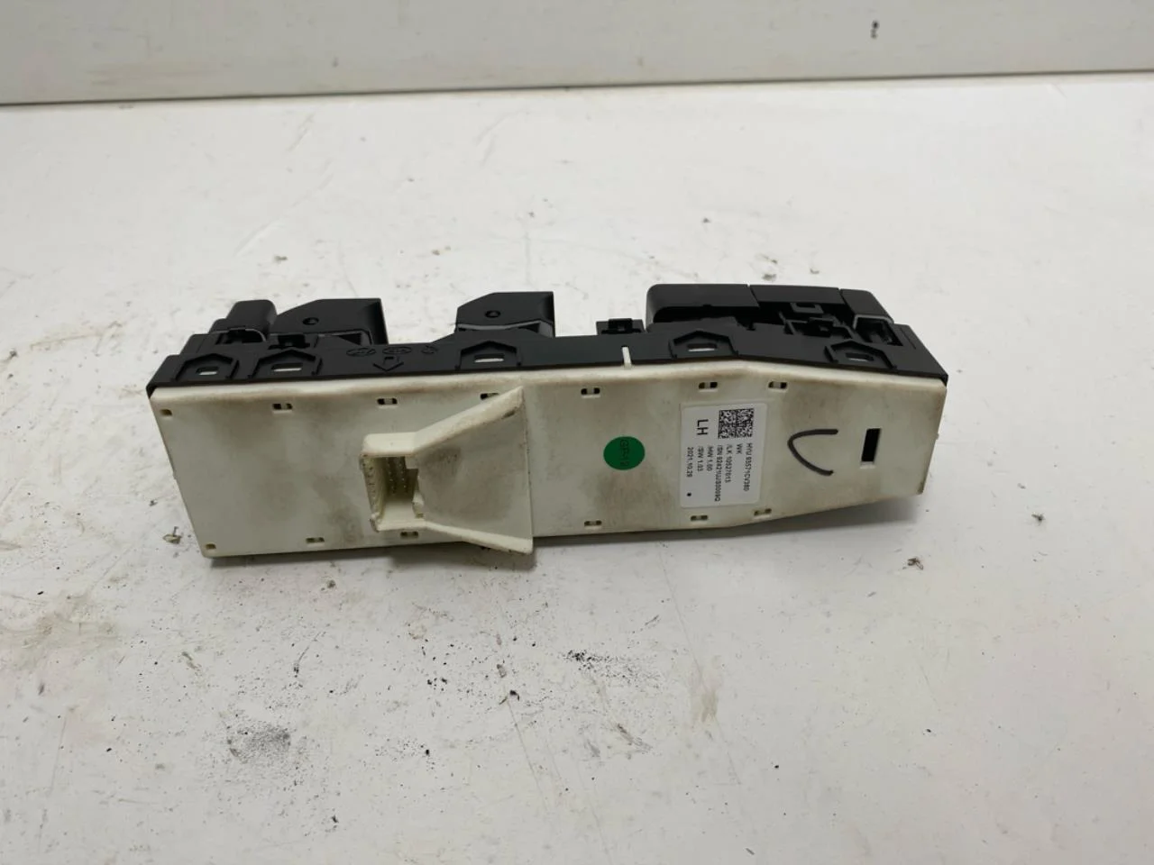 Kia EV6 2022- Window regulator switch view 2