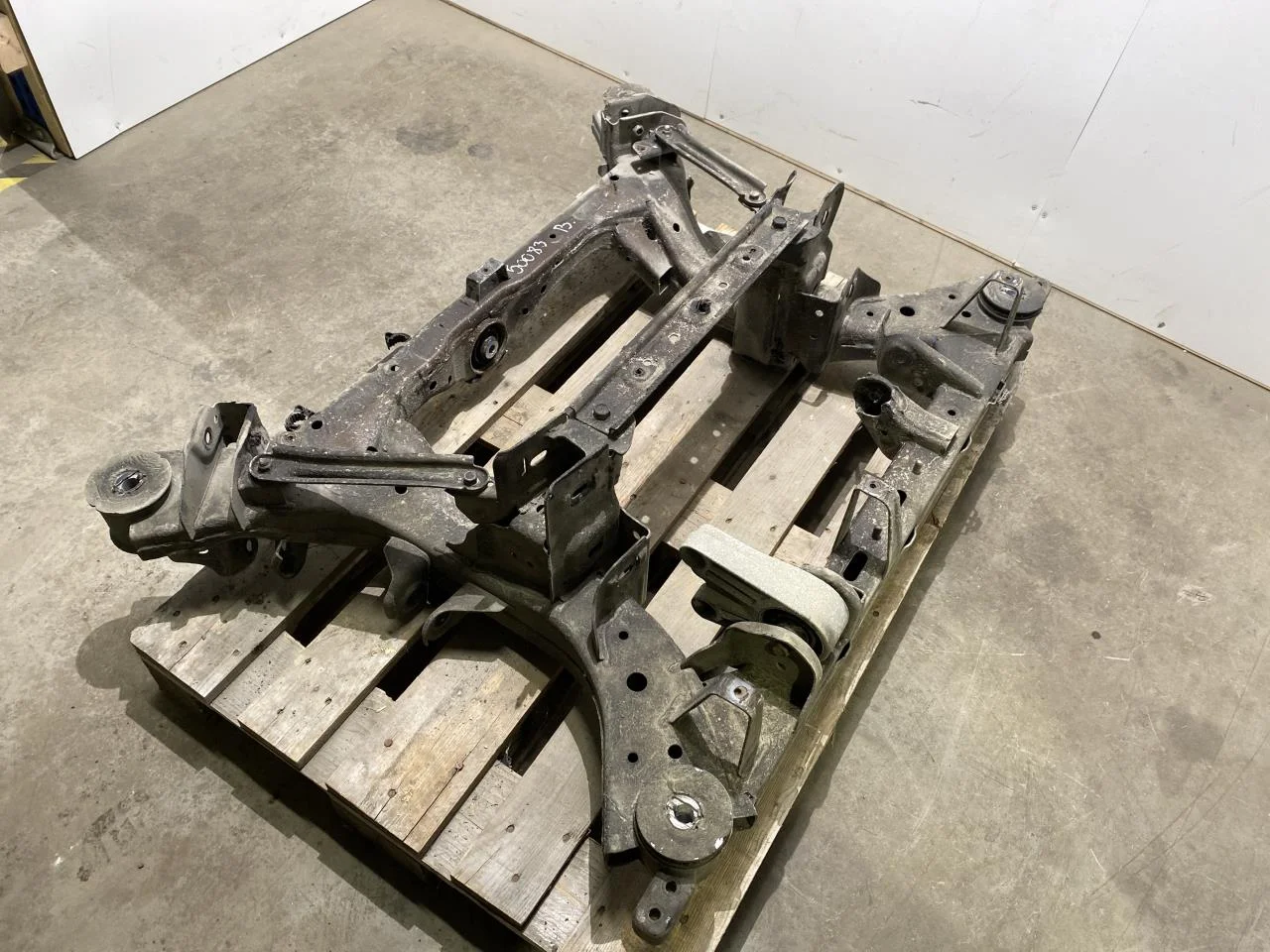 Kia EV6 2022- Rear axle crossmember / subframe