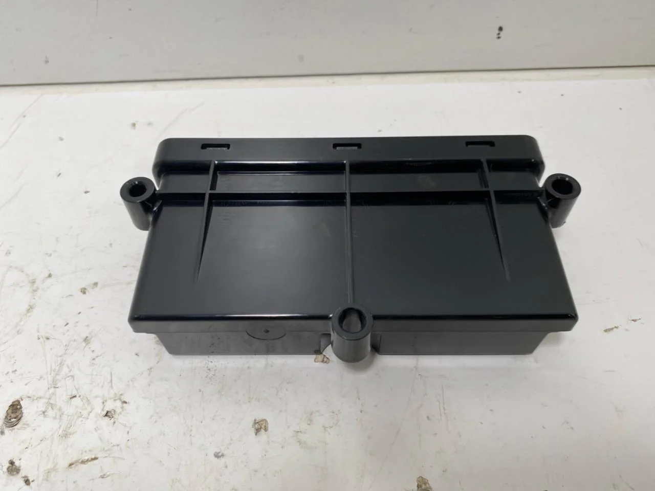 Tesla MODEL S 2013- Control unit, tailgate view 2