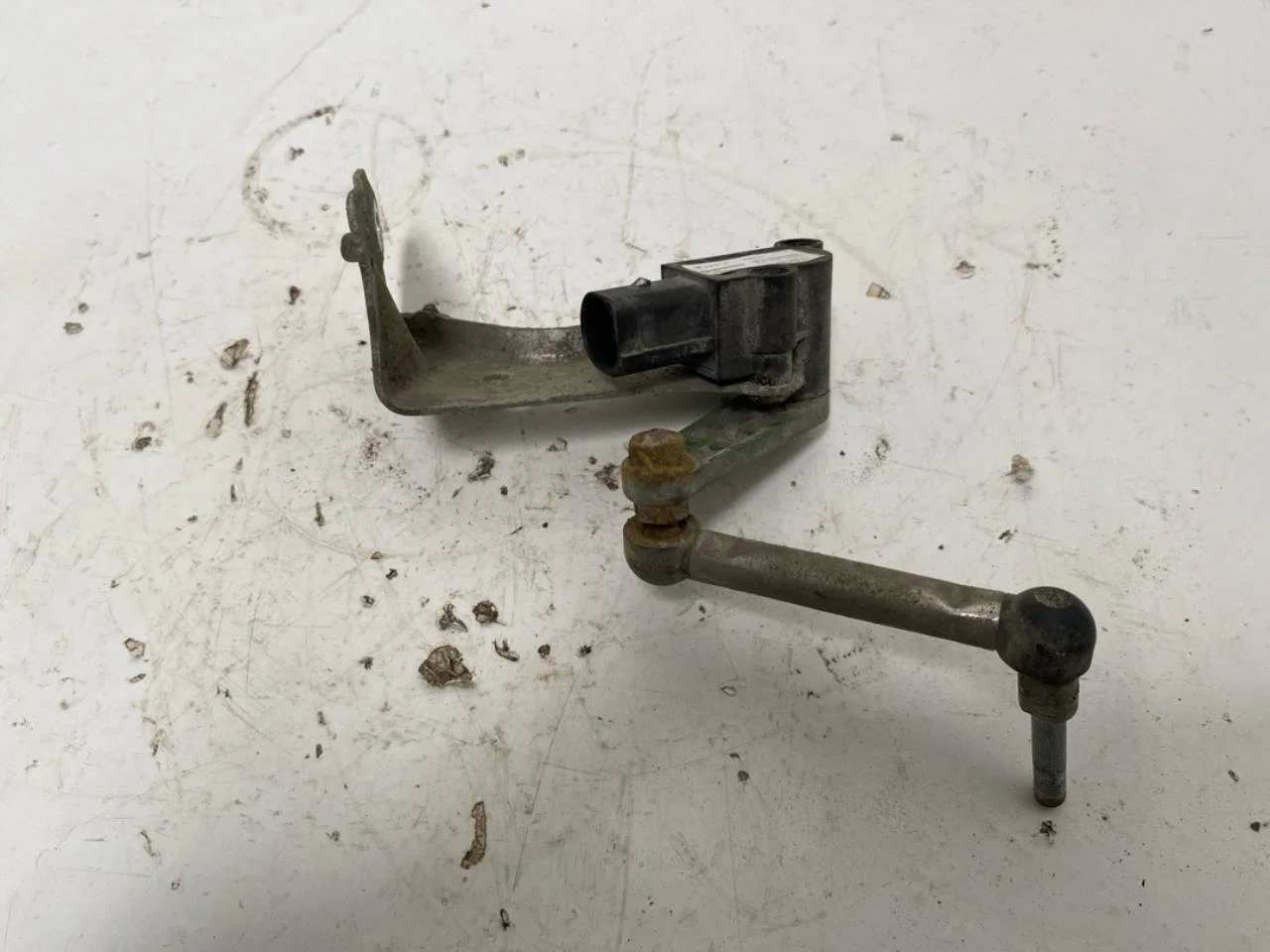 Tesla MODEL S 2013- Level control / air suspension sensor