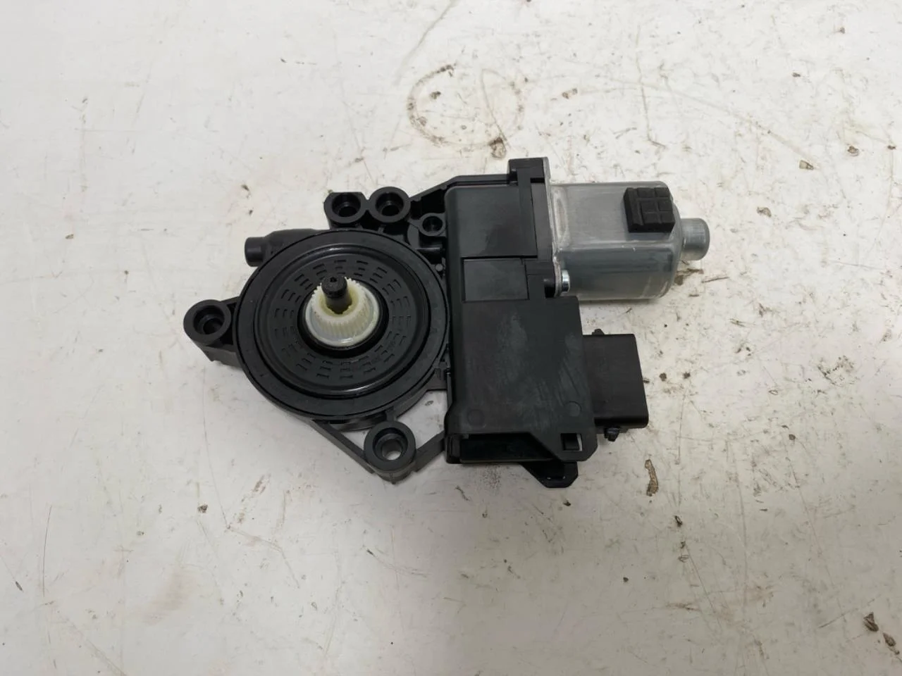 Kia EV6 2022- Window regulator motor view 2