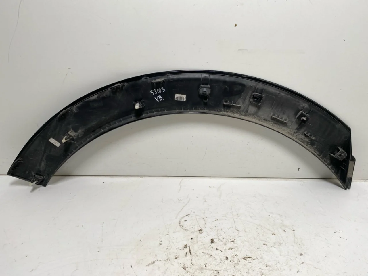 Kia EV6 2022- Wheel arch trim view 2