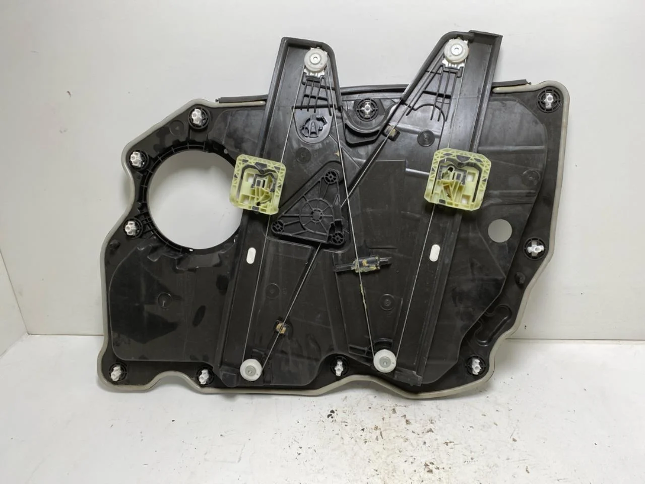 Ford MUSTANG MACH-E 2021- Electric window regulator, complete view 2