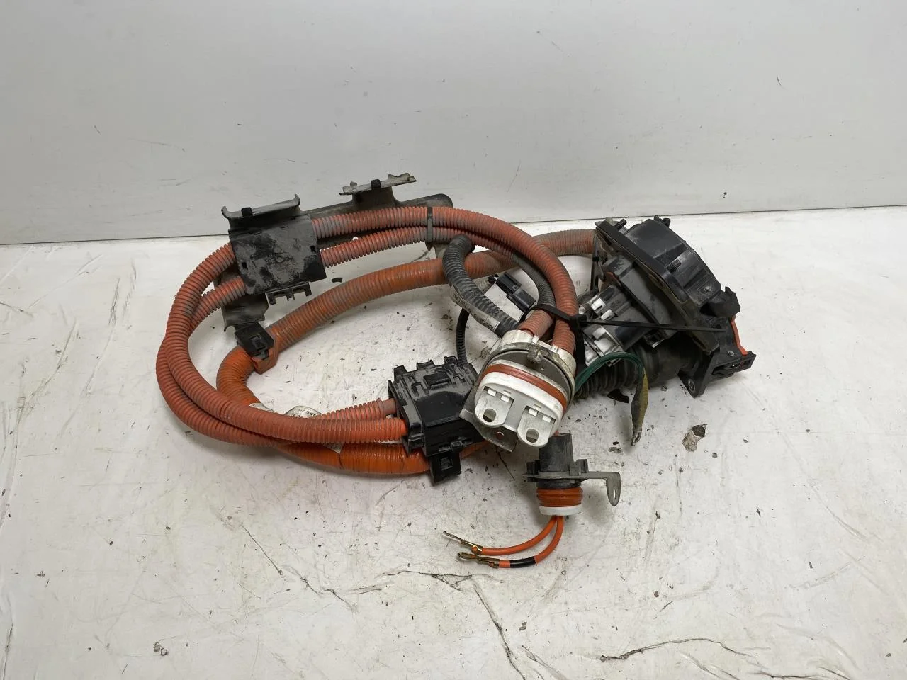 Nissan LEAF 2011-17 Charging port cover, electric / hybrid