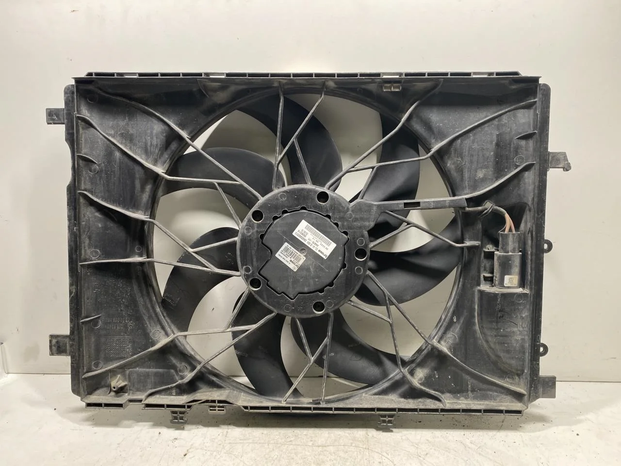 Mercedes B 180-200 W246/W242 2012-19 Electric cooling fan view 3