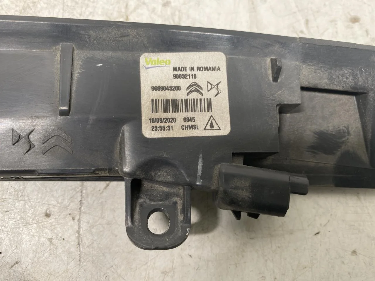 Opel / Vauxhall CORSA F 2020- Rear window brake light view 4