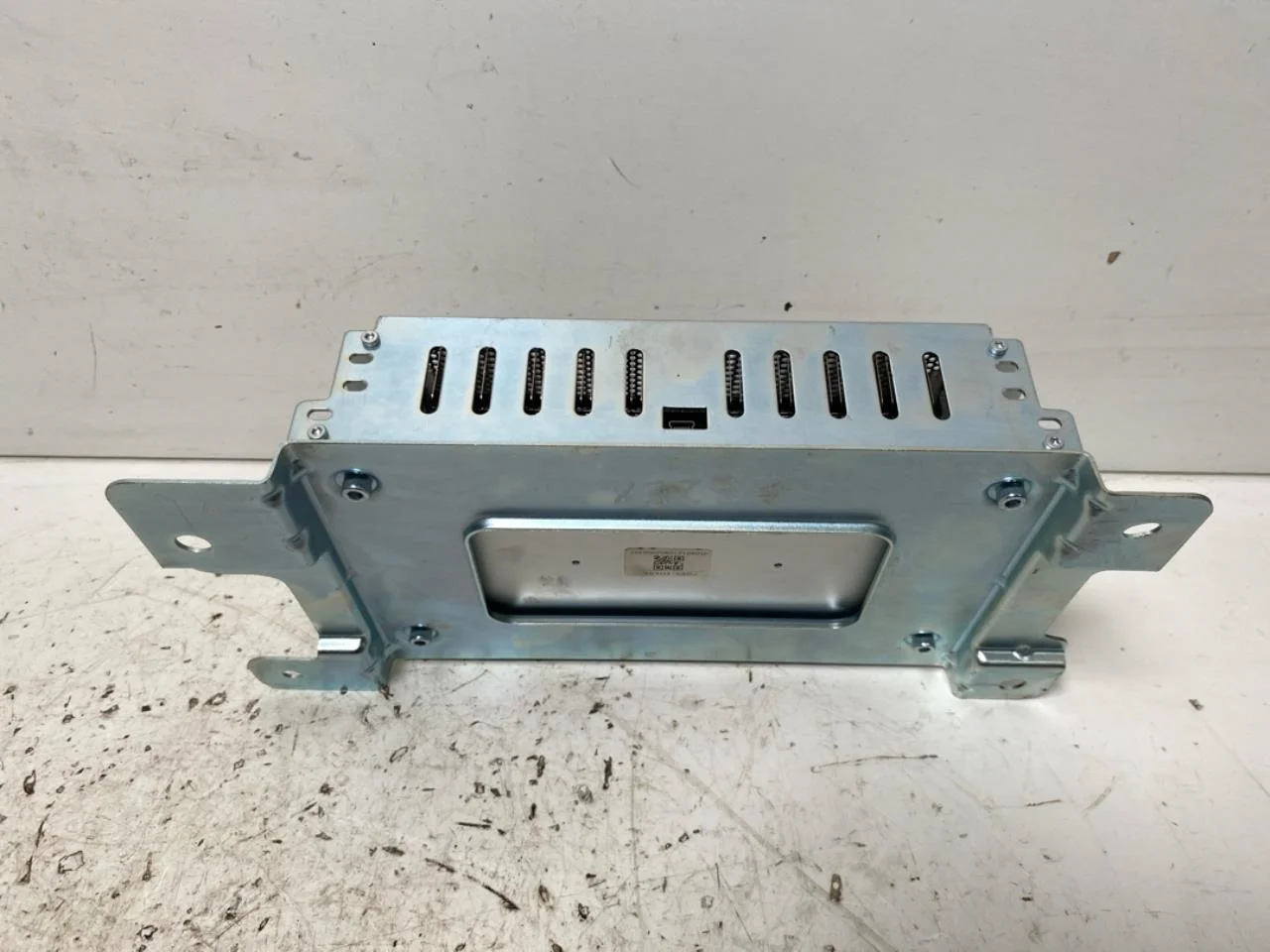 Hongqi E-HS9 2022- Radio / hi-fi amplifier view 3