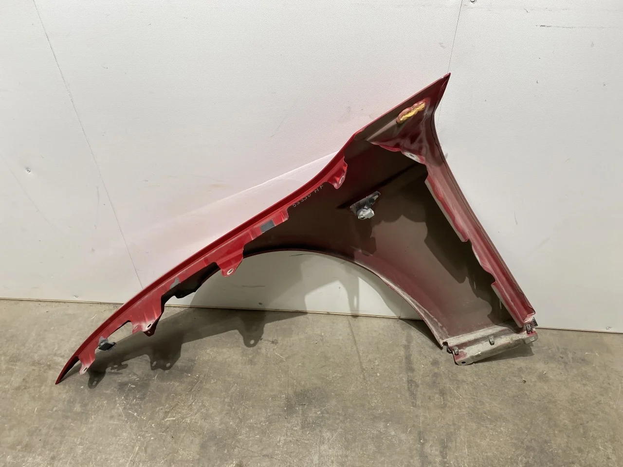 Tesla MODEL S 2013- Front right fender view 3