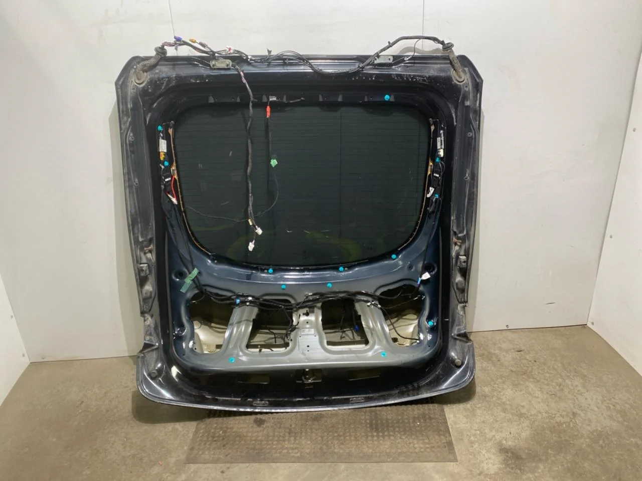 Tesla MODEL S 2013- Tailgate, estate view 2