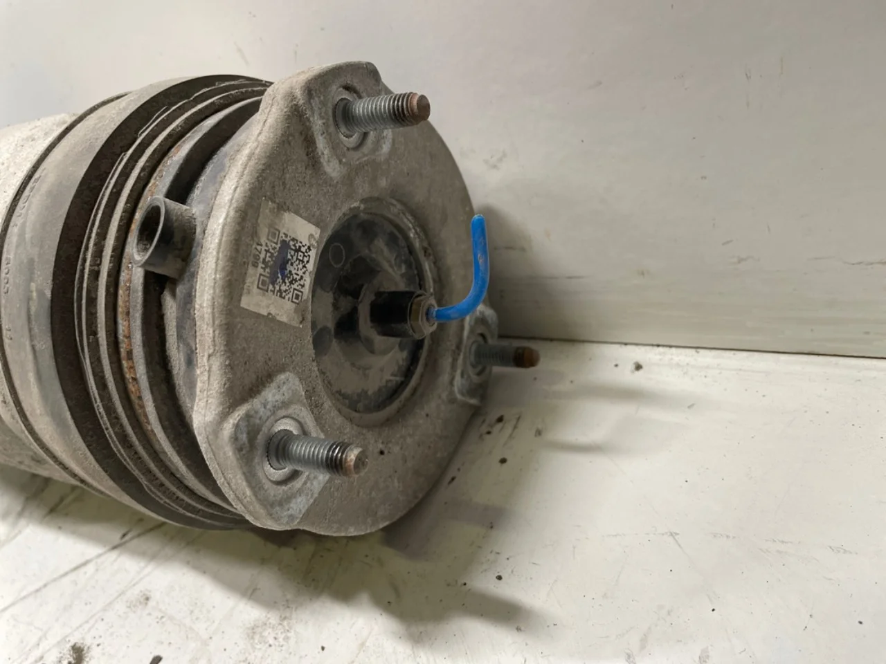 Tesla MODEL S 2013- Air spring bellows / air cushion, level control view 4
