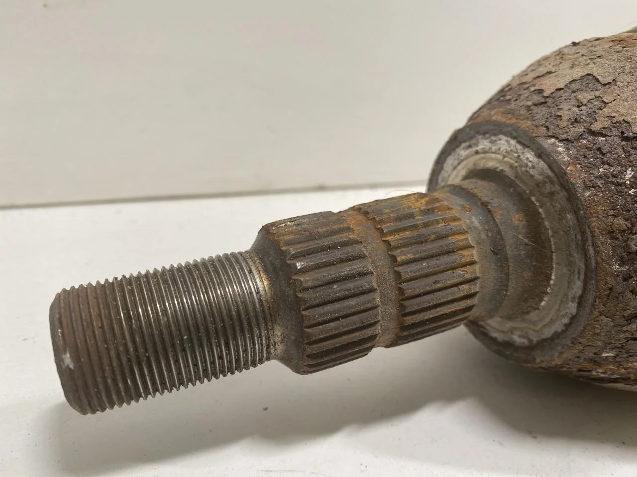 Mg MARVEL R 2022- Rear left driveshaft view 3