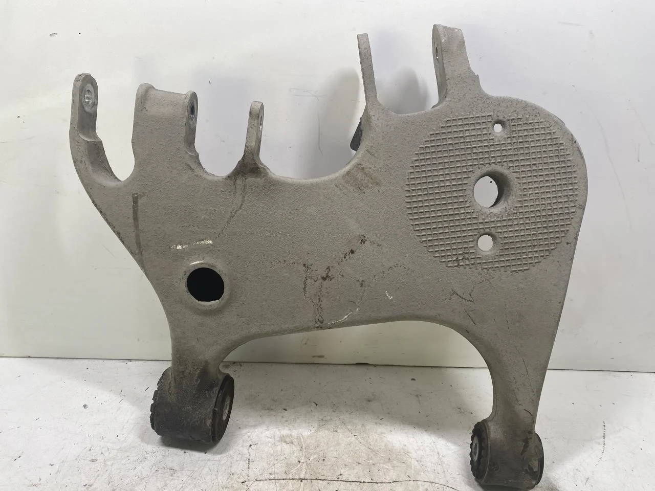 Mg MARVEL R 2022- Braț suspensie, stânga spate