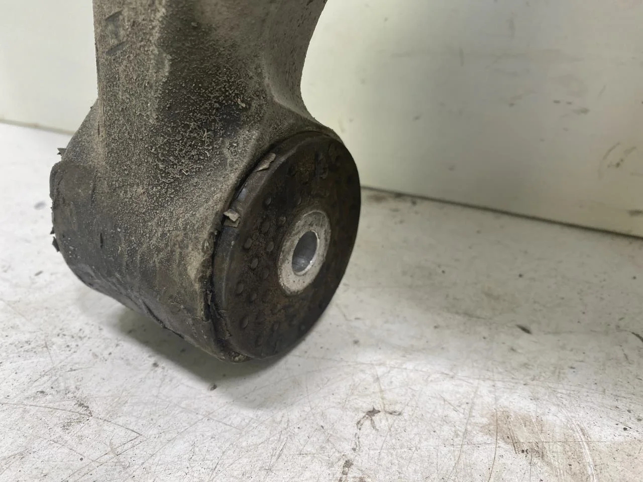 Mg MARVEL R 2022- Control arm, rear left view 2