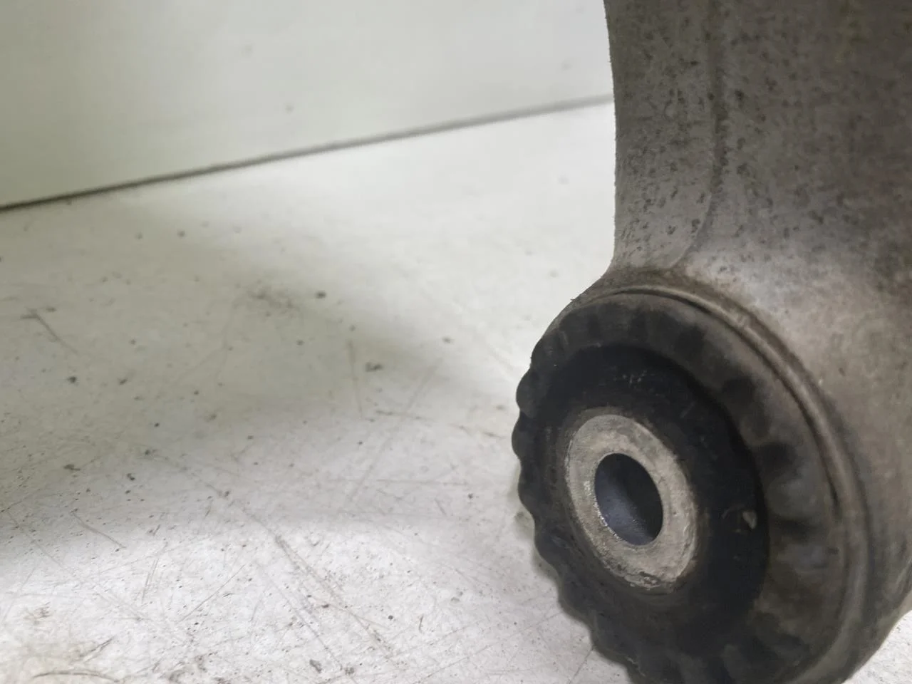 Mg MARVEL R 2022- Control arm, rear left view 3