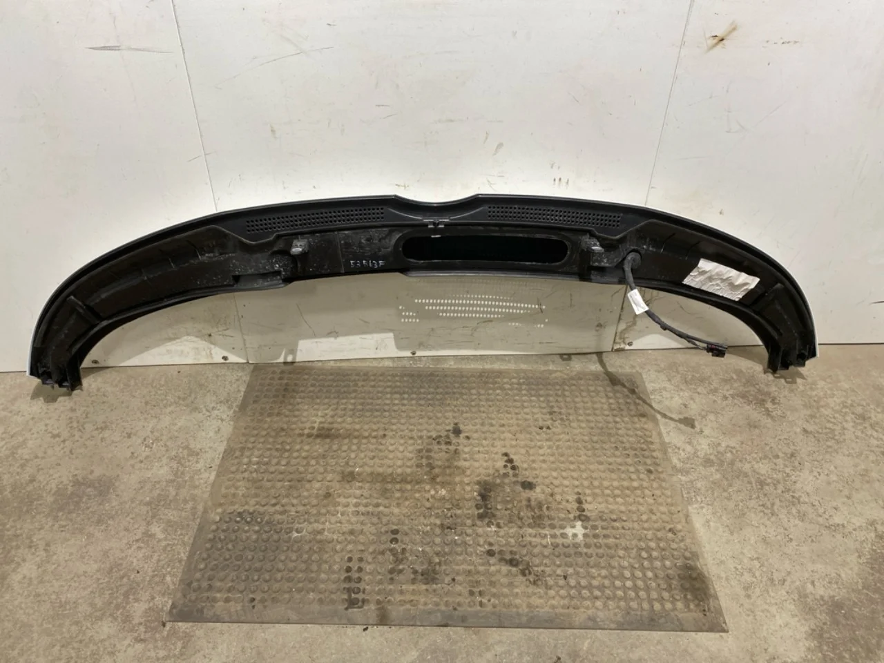 Volkswagen ID BUZZ/CARGO 2022- Bonnet view 4