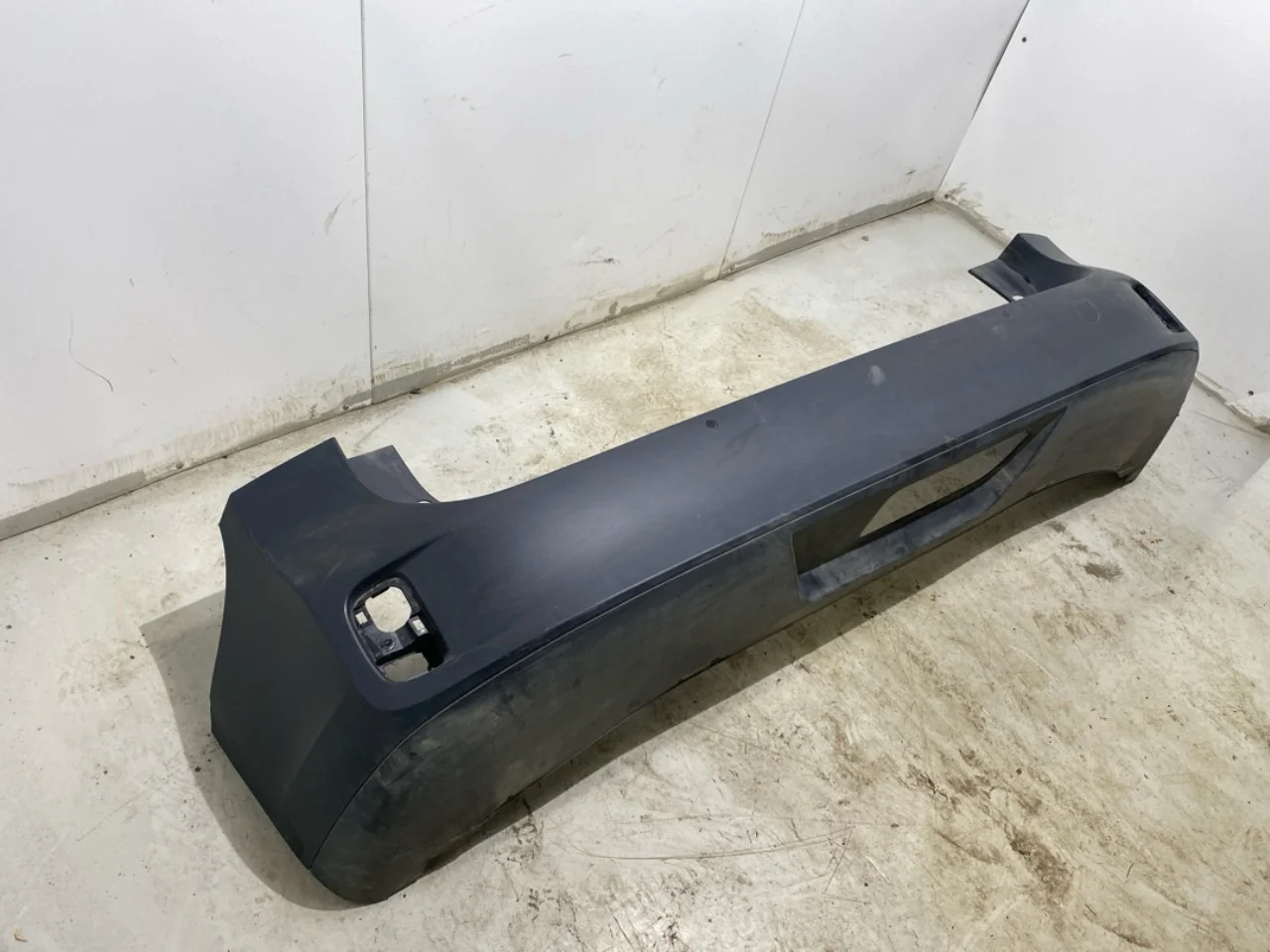 Volkswagen ID BUZZ/CARGO 2022- Rear bumper view 2