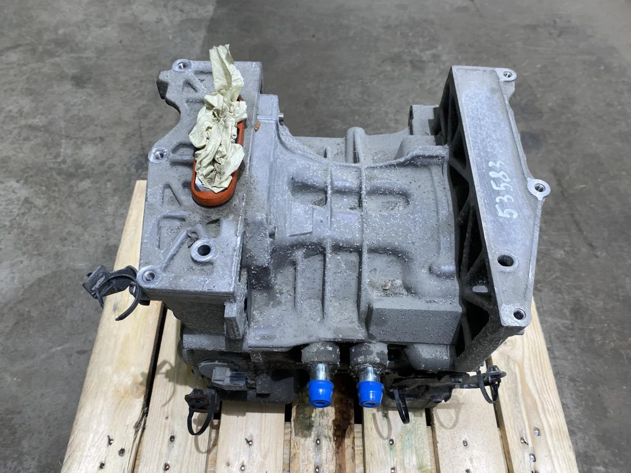 Nissan LEAF 2011-17 Elektromos motor, első nézet 2