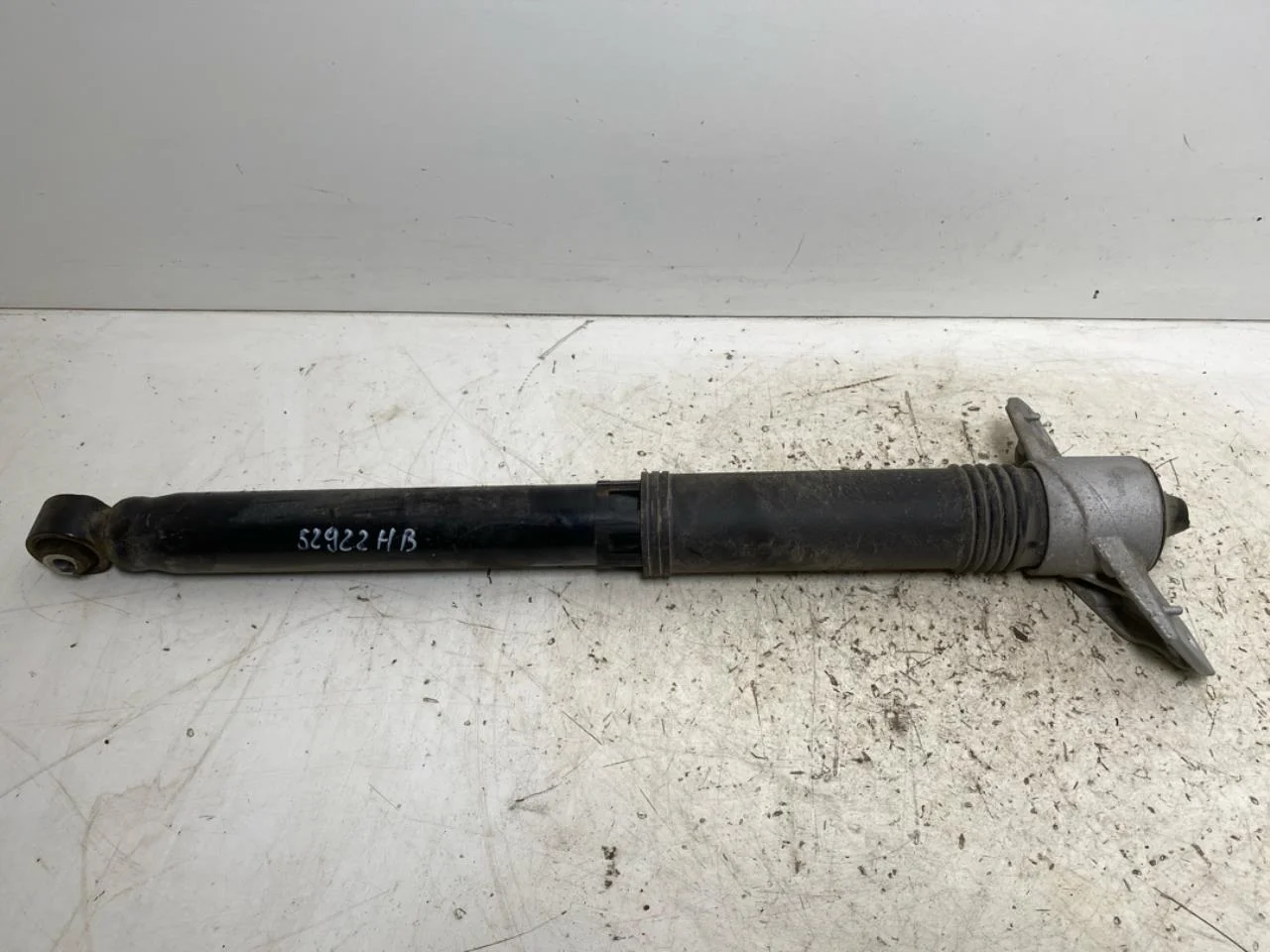 Shock absorber, rear