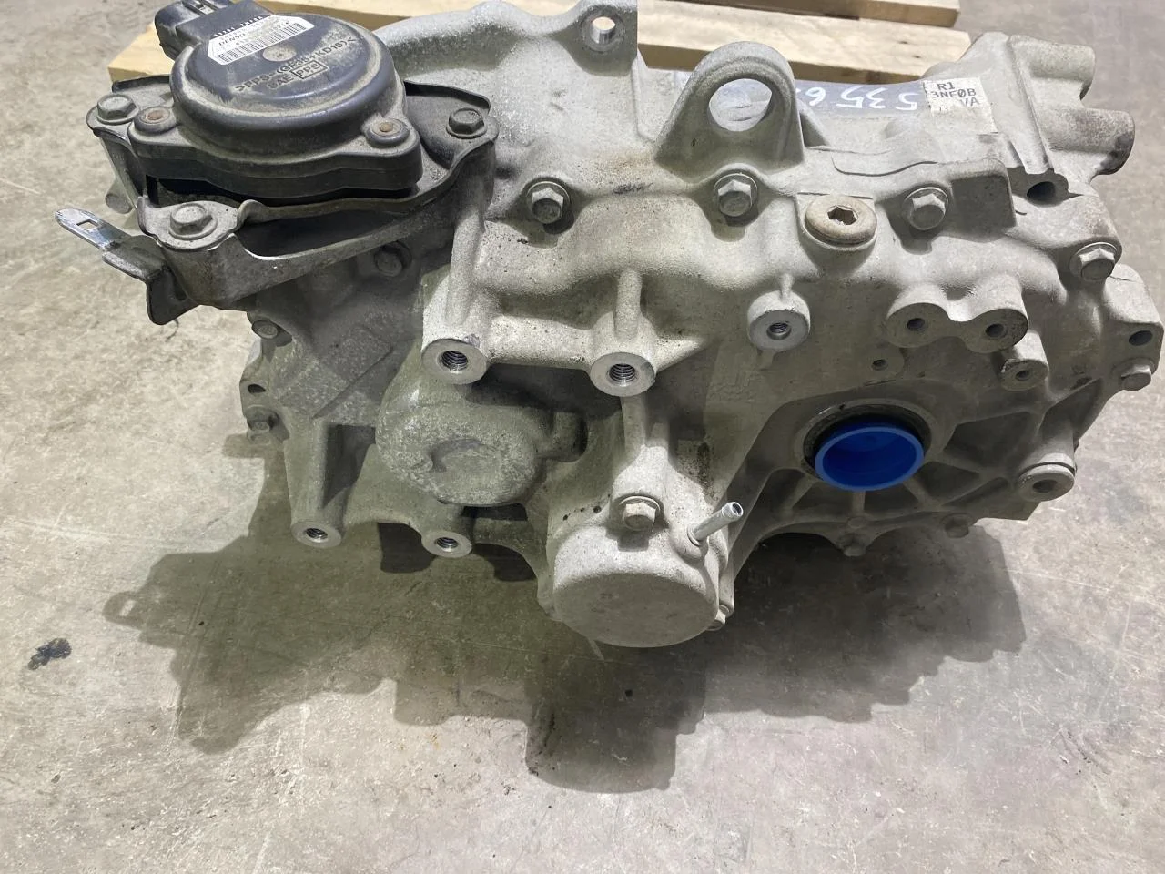 Nissan LEAF 2011-17 Automatic transmission view 3