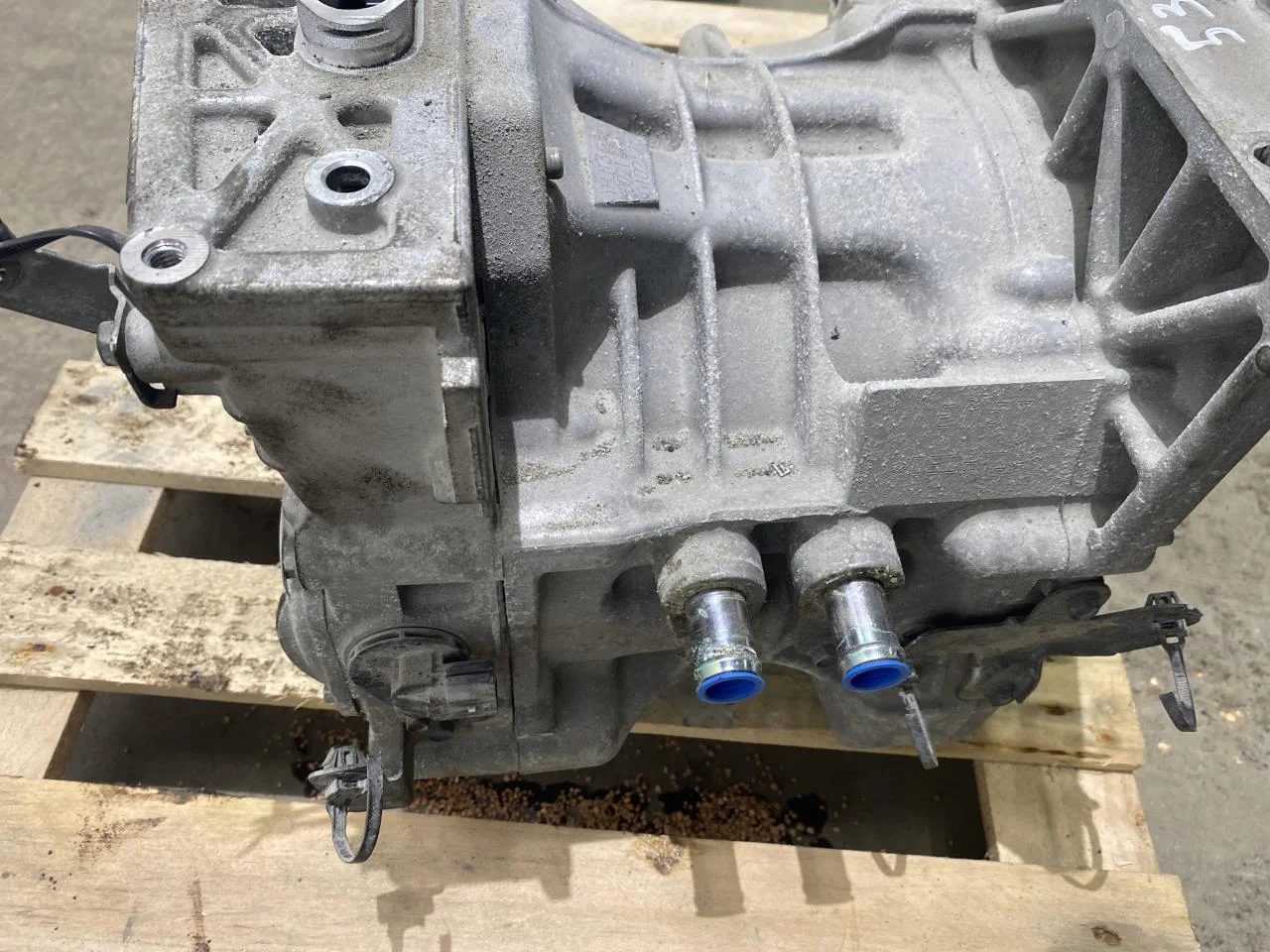 Nissan LEAF 2011-17 Elektromos motor, első nézet 2