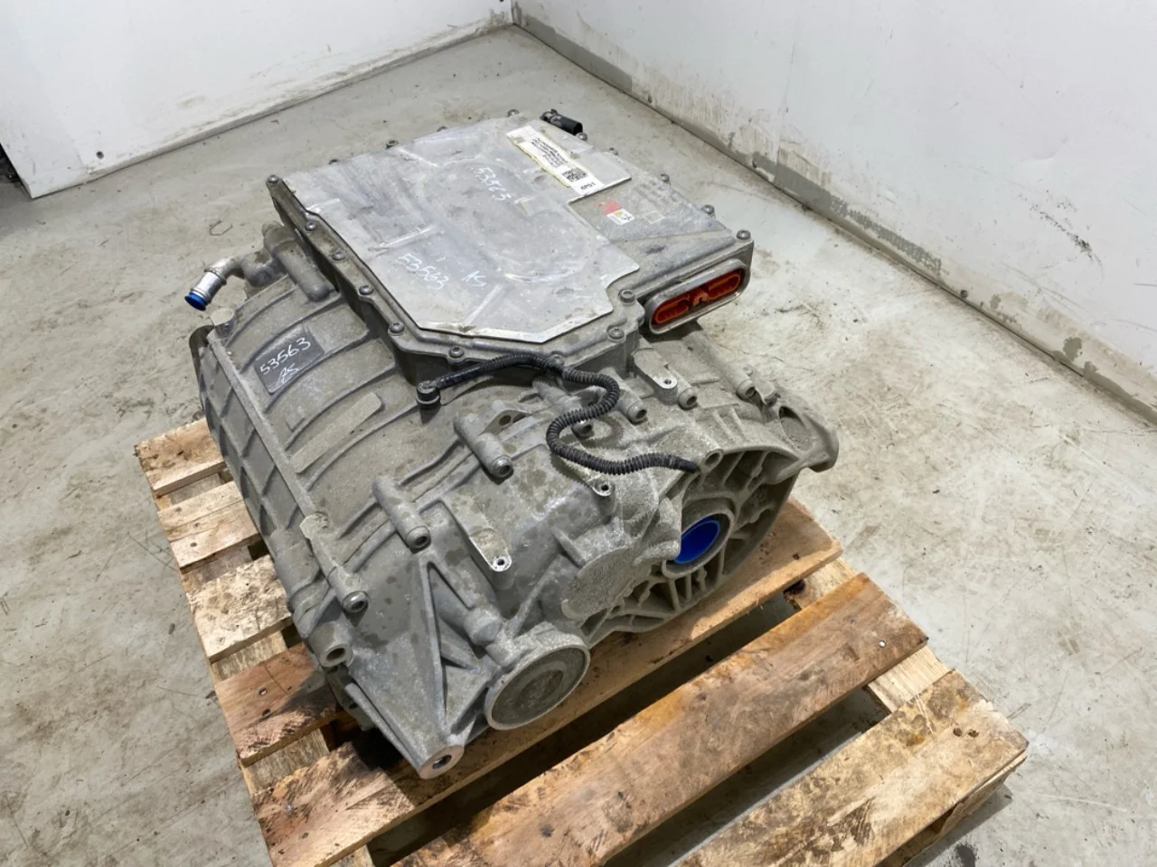 Volkswagen ID BUZZ/CARGO 2022- Elektromos motor, hátsó nézet 3