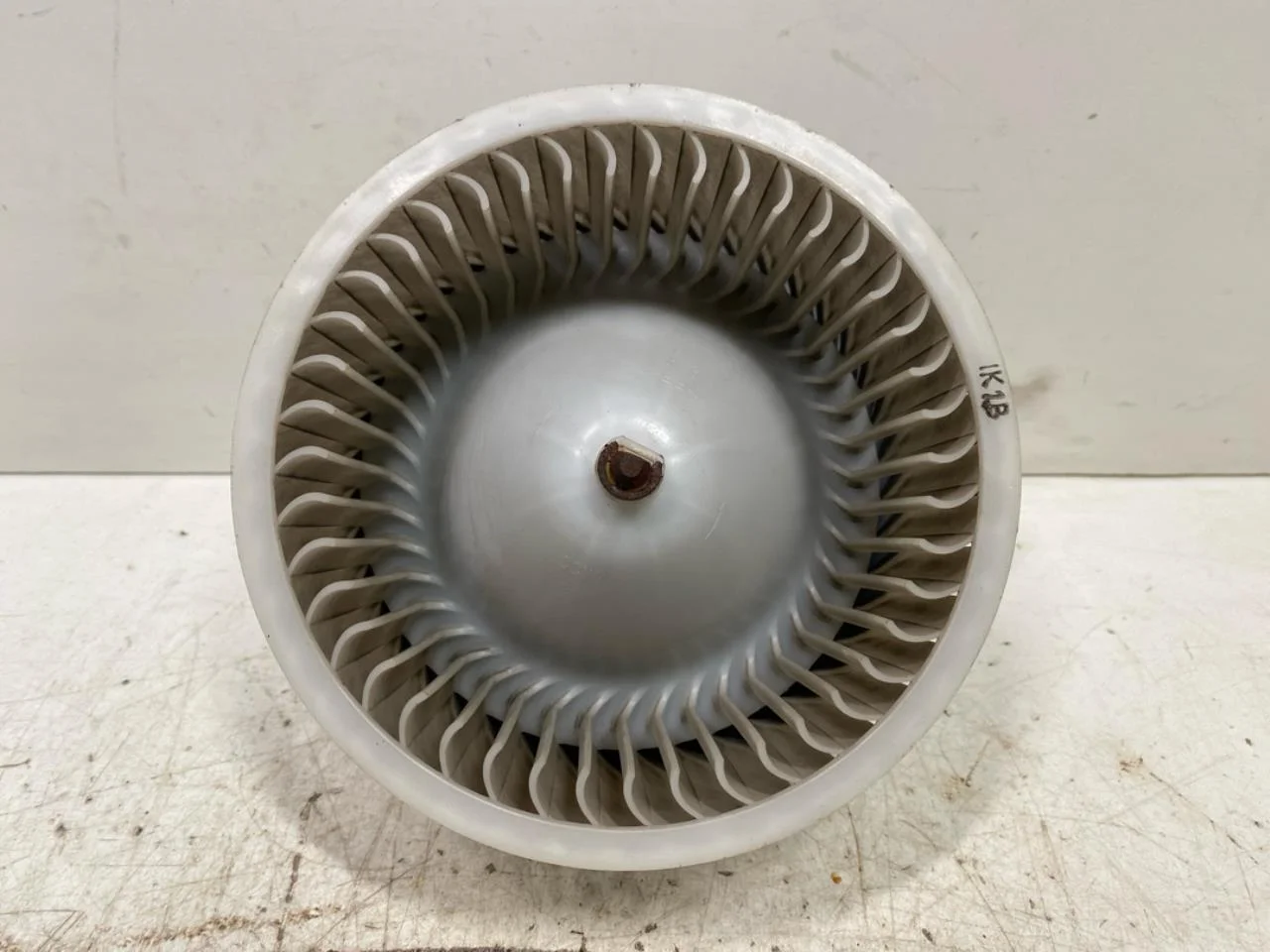 Tesla MODEL S 2013- Heater blower motor