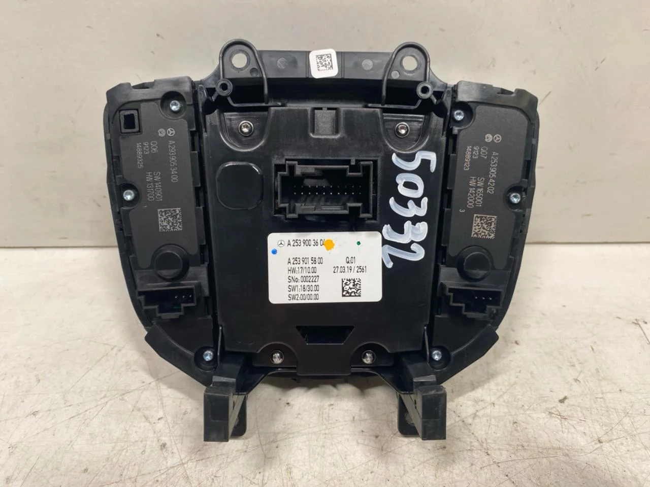 Mercedes EQC 2020- Heater control unit view 2