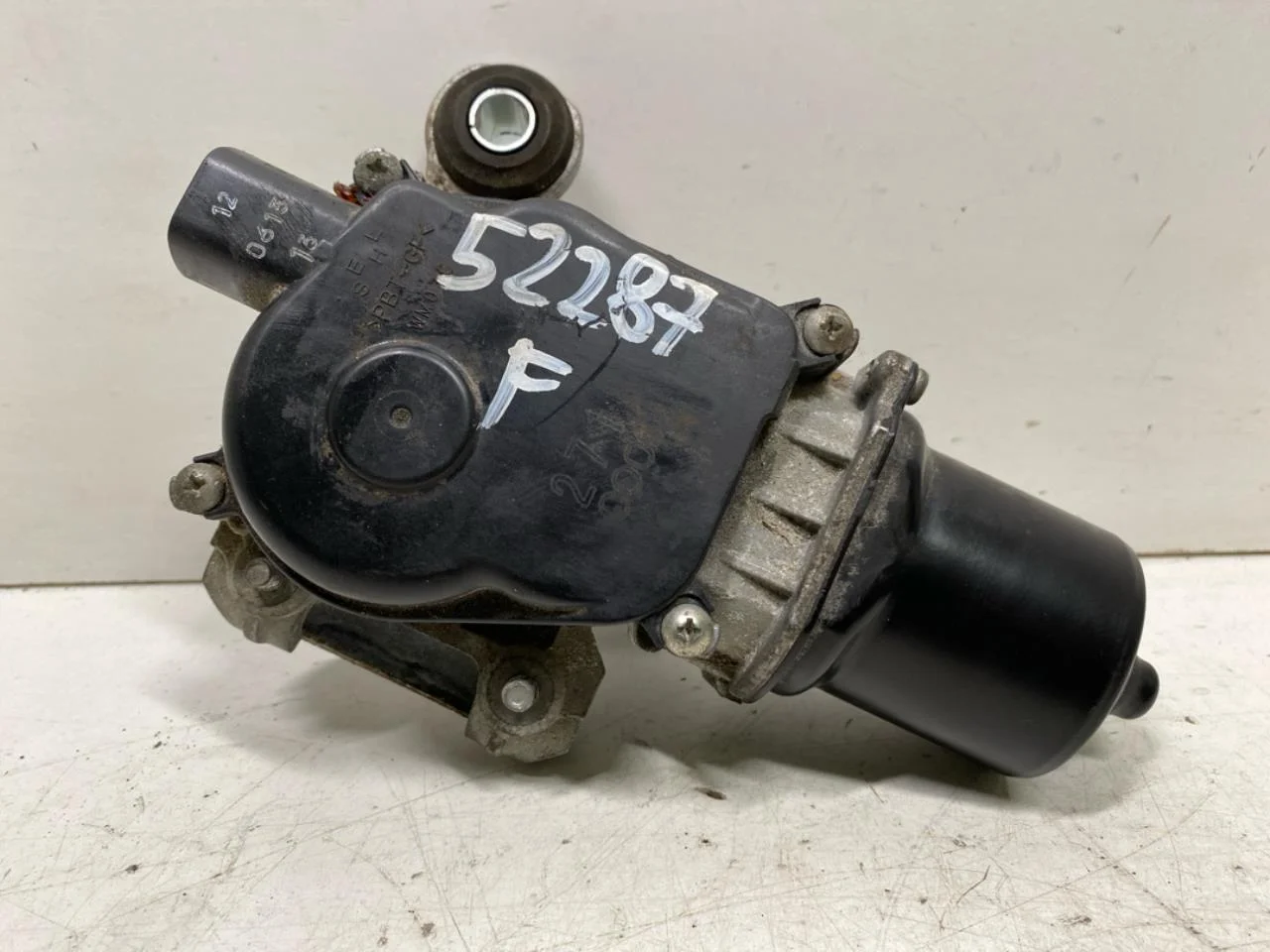 Nissan LEAF 2011-17 Windshield wiper motor