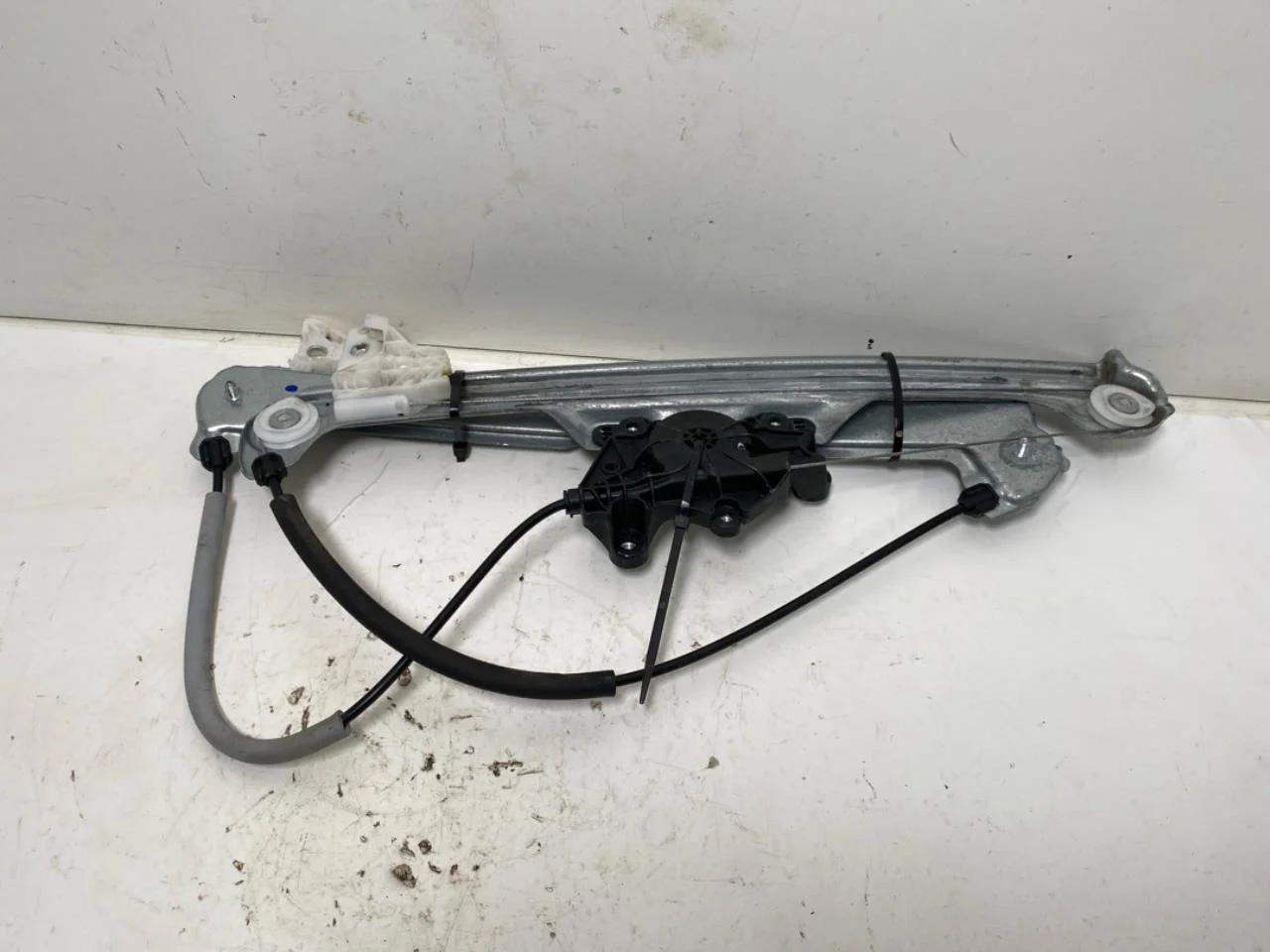 Mazda MX-30 2020- Electric window regulator, complete view 2
