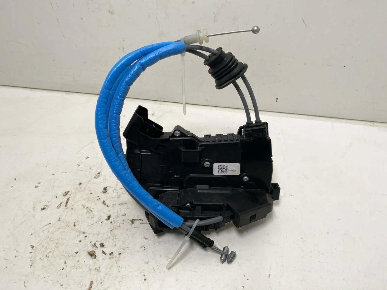 Kia SOUL 2009- Door lock housing view 2
