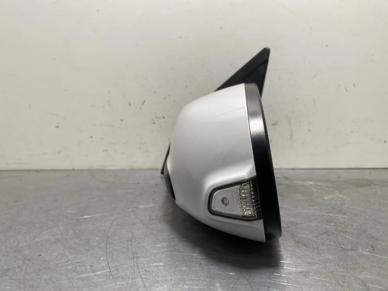 Hyundai KONA / ELECTRIC 2018-23 Left power mirror view 2
