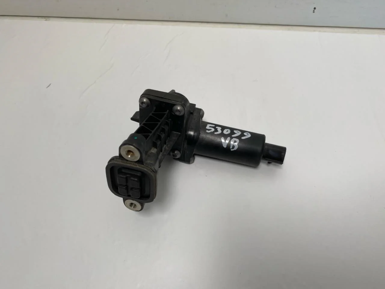 Ford MUSTANG MACH-E 2021- Door lock housing
