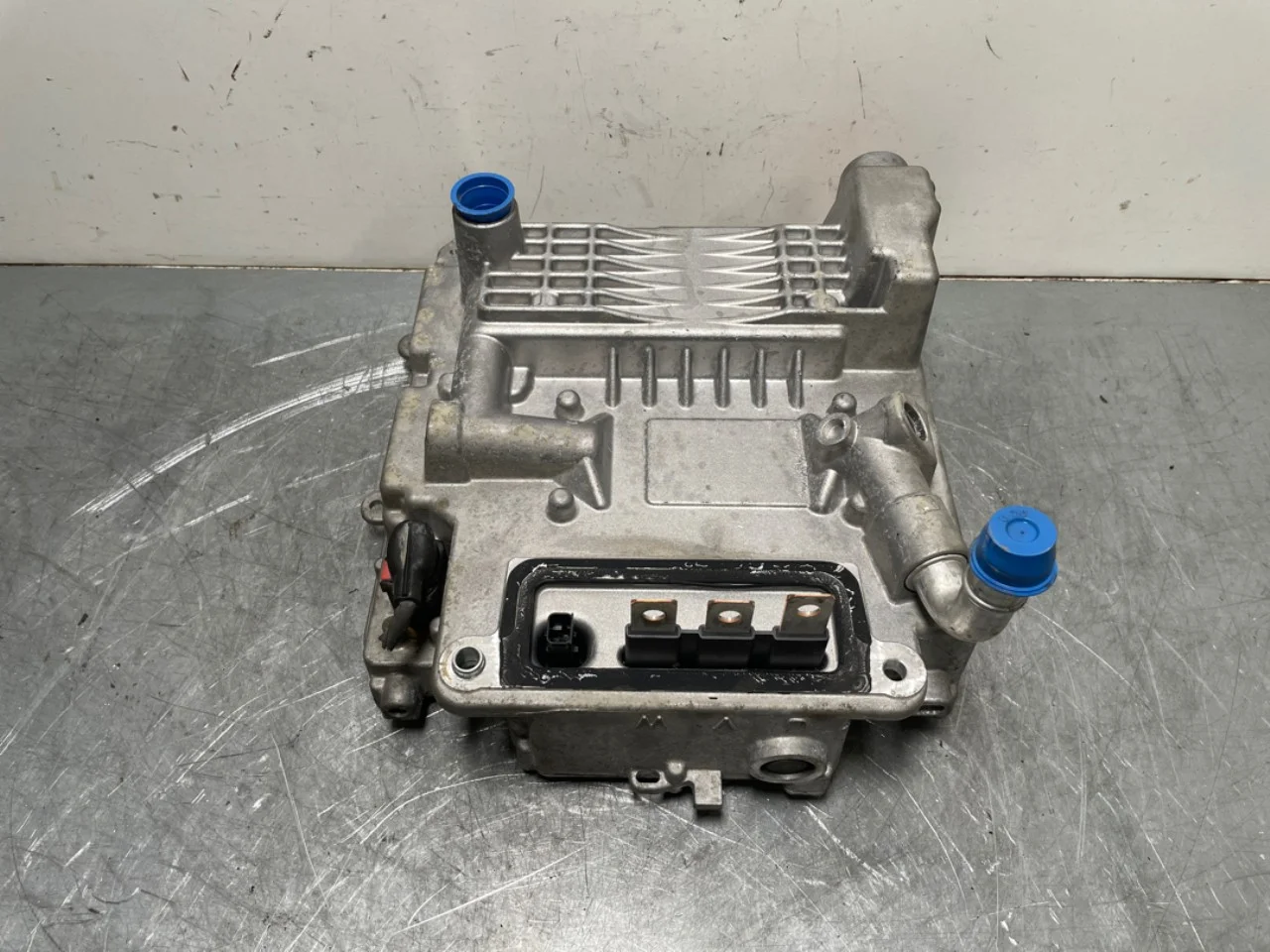 Volkswagen ID BUZZ/CARGO 2022- Invertor, 12-220V