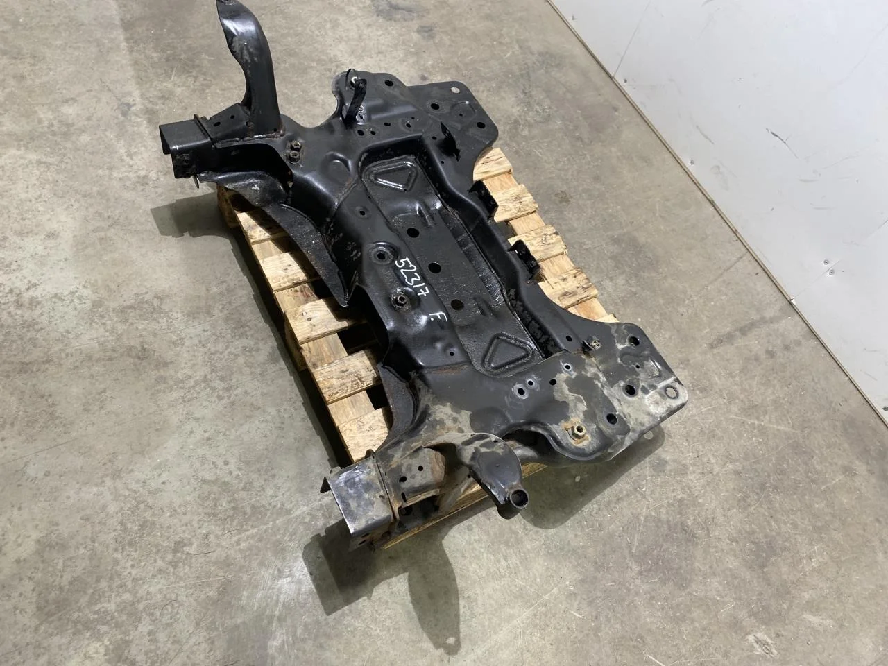 Polestar 2 2020- Front subframe view 2