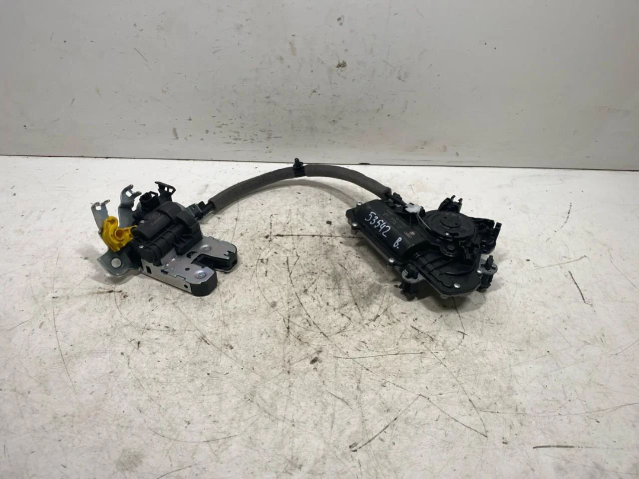 Audi E-TRON, S GE 2019- Tailgate lock
