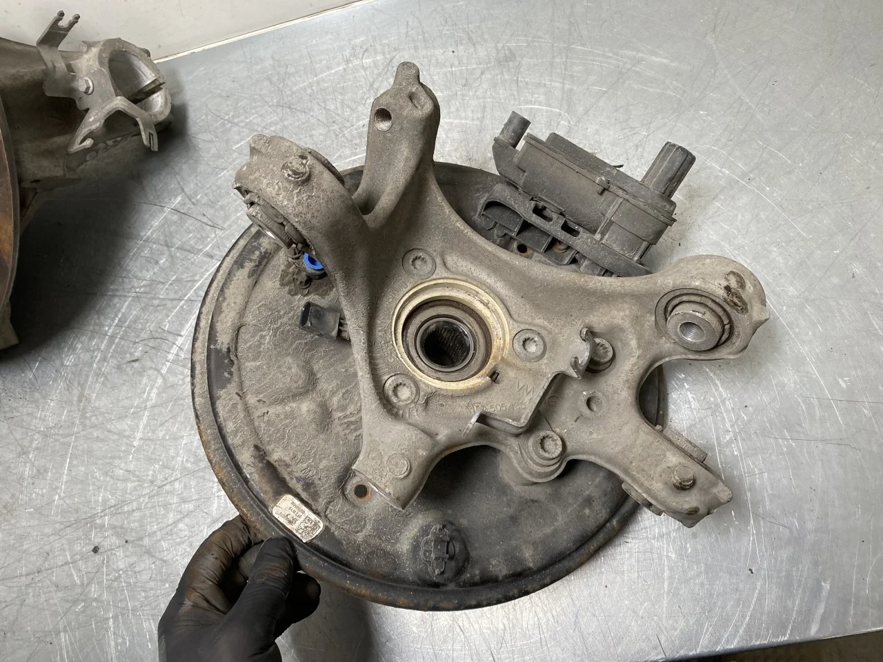 Volkswagen ID.3 2021- Stub axle carrier, right rear view 2