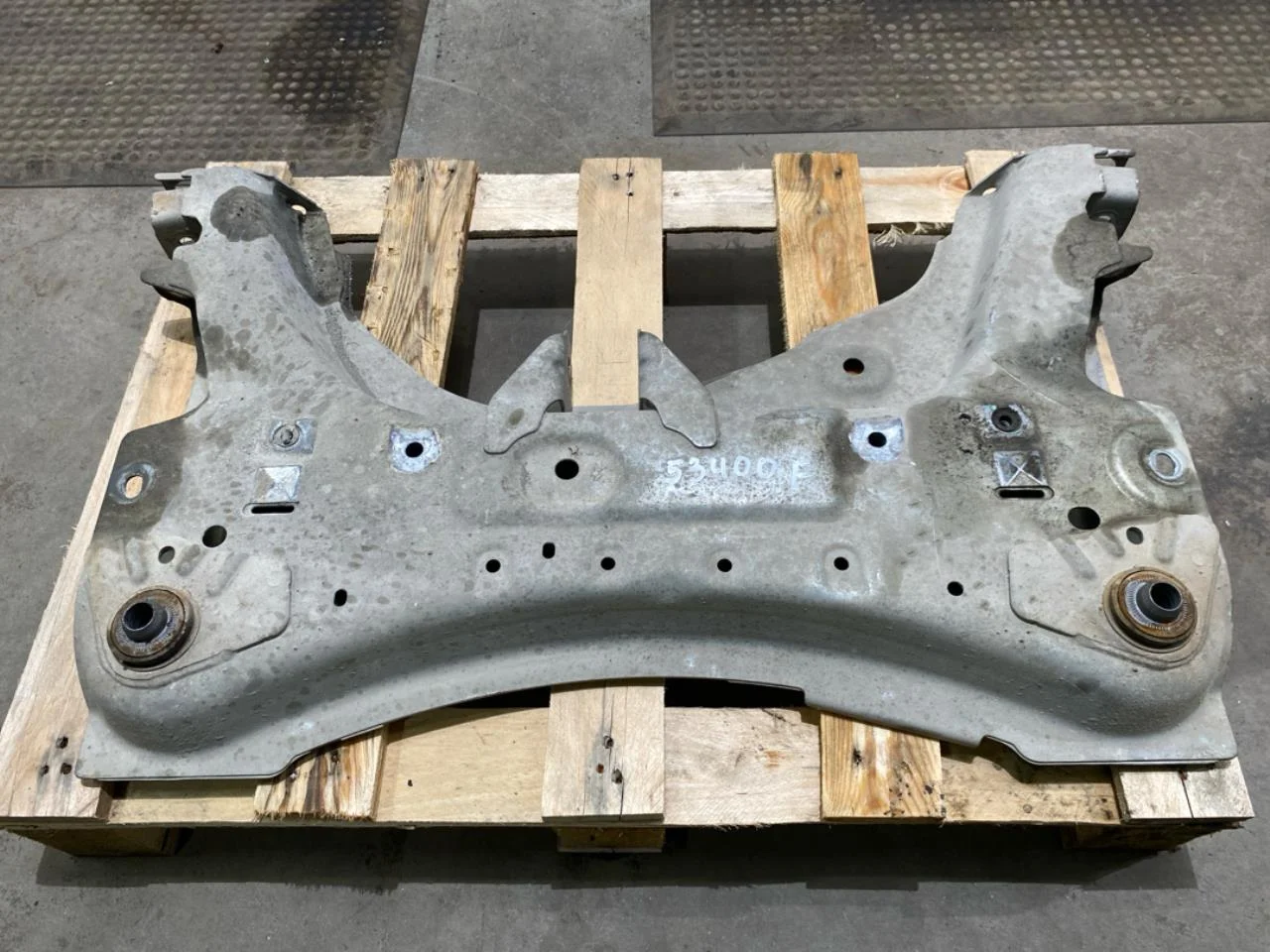 Renault ZOE/E- TECH 2013--> Front subframe
