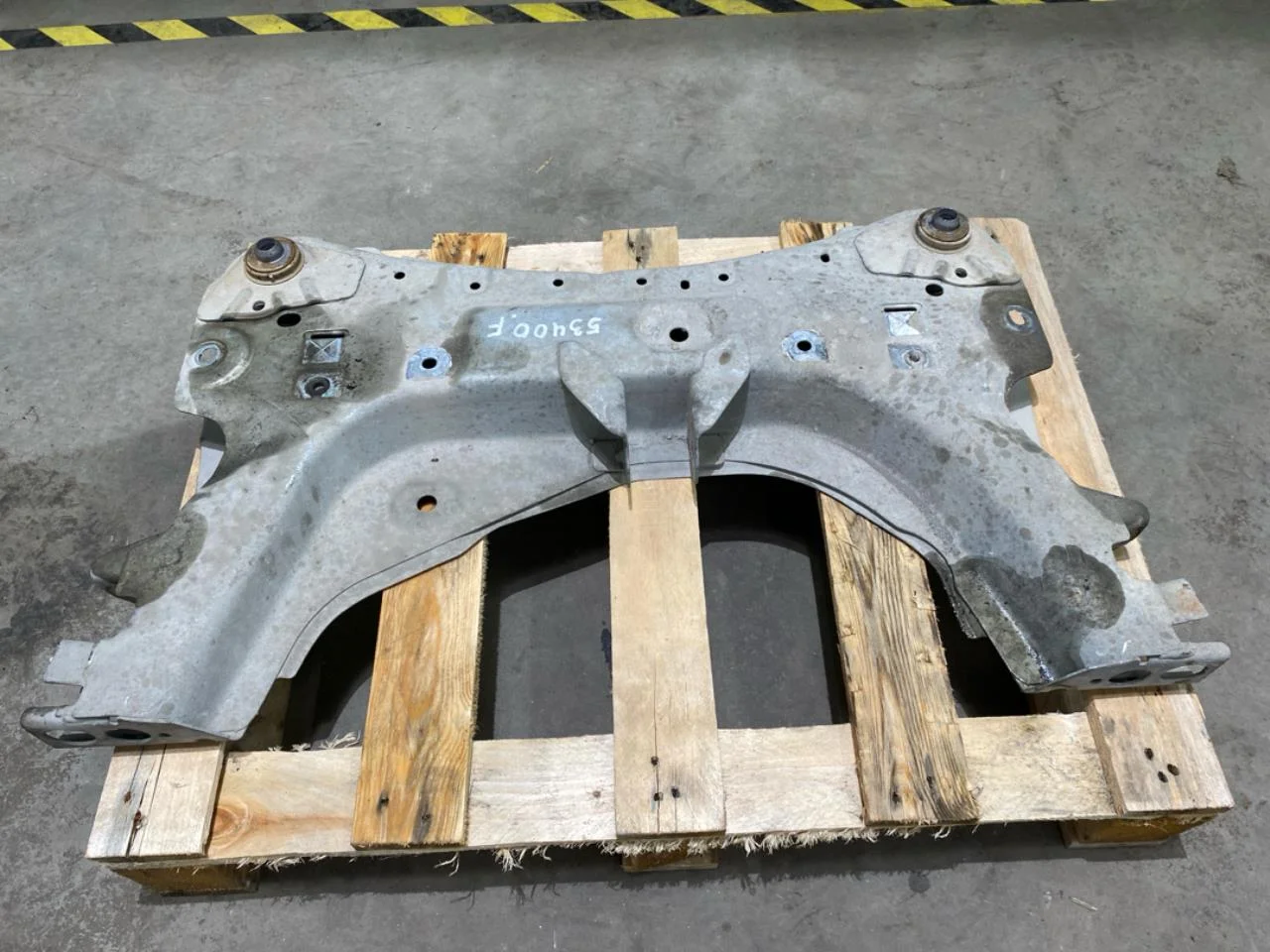 Renault ZOE/E- TECH 2013--> Front subframe view 3