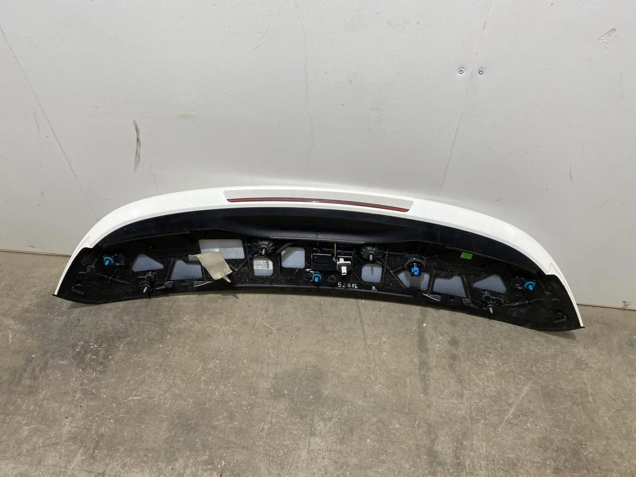 Mercedes EQC 2020- Spoiler, tailgate view 2