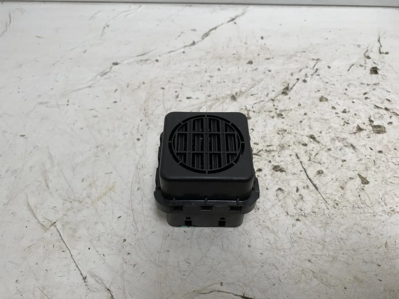 Xpeng G6 2024-> Difuzor sunet motor