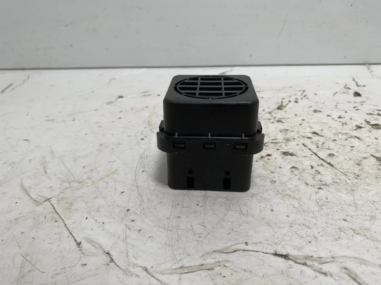 Xpeng G6 2024-> Difuzor sunet motor vedere 3